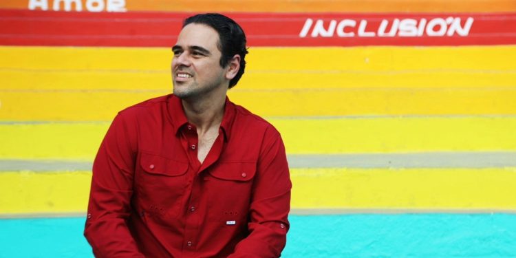 A un mes de lamentos y justificaciones Enrique Baños rector de UT Cancún sigue sin aclarar cuánto y de dónde salió el recurso de sus viajes por el mundo