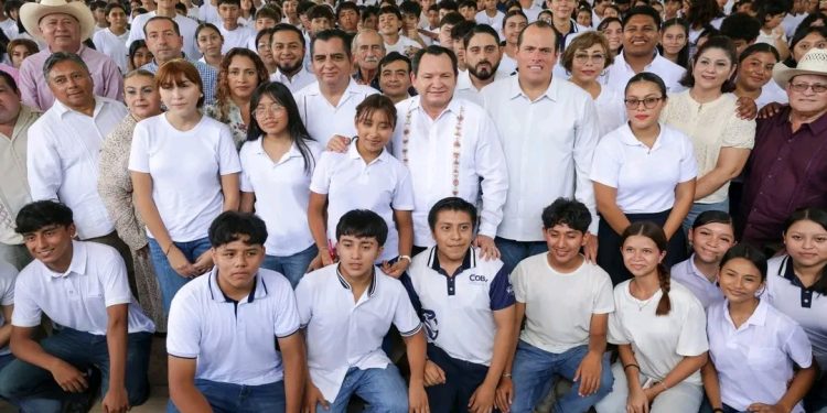 Impulsan mejoras en el Cobay Tizimín: nuevo laboratorio, sala de cómputo y cancha de fut-7