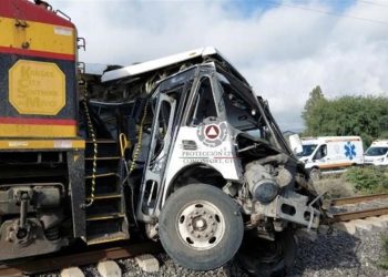 Tragedia en Guanajuato: choque entre tren y autobús deja al menos cinco muertos en Comonfort