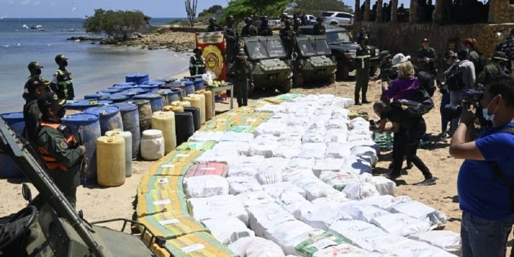 Detienen a cuatro personas en Venezuela con más de 3.600 kilos de cocaína