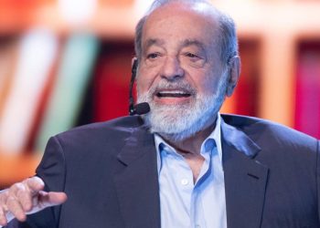 Carlos Slim participa en ampliación del metro de Nueva York con contrato millonario