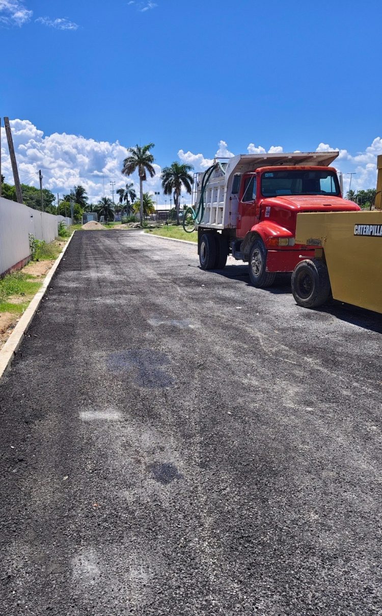 CODEQ la caja chica de dos pillos, Eric Arcila y su fiel asistente Jacobo Adrián Arzate