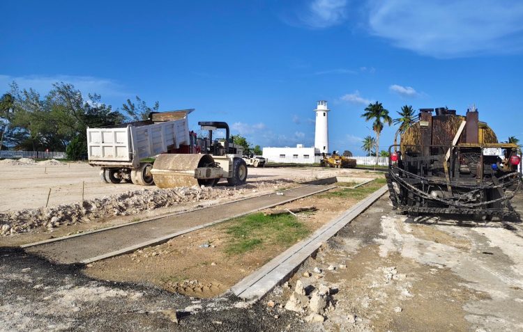 CODEQ la caja chica de dos pillos, Eric Arcila y su fiel asistente Jacobo Adrián Arzate