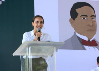 Ana Paty Peralta destaca importancia de estímulos educativos para jóvenes