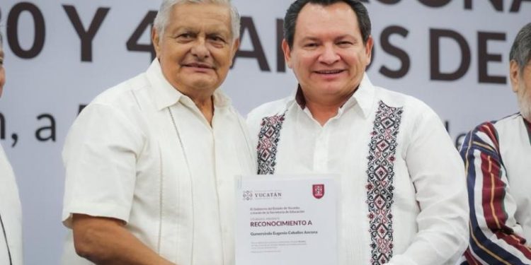 Yucatán amplía aguinaldo a docentes de nivel medio superior