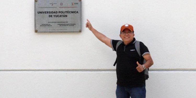 A sus 54 años, yucateco rompe barreras y estudia en Canadá
