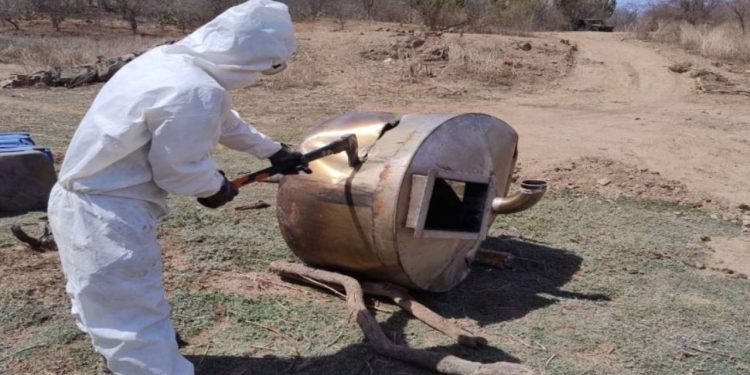 Golpe millonario al narco: aseguran material para producir metanfetaminas en Sinaloa