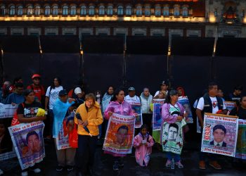 A 11 años de Ayotzinapa, miles marchan para exigir justicia
