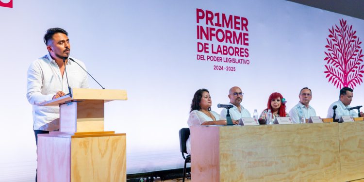 Layda Sansores, acudió a la Sesión Solemne del Primer Informe de Actividades de la 65 Legislatura del Congreso Estatal