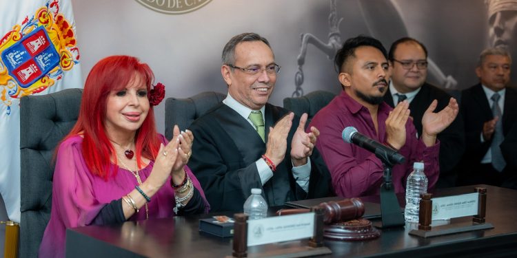 Recibió Layda Sansores el Informe anual de labores del presidente del Poder Judicial del Estado