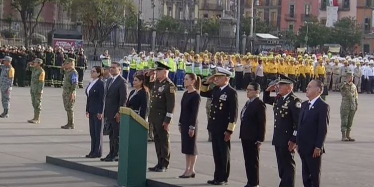 Sheinbaum encabeza homenaje a víctimas de los sismos de 1985 y 2017 en el Zócalo