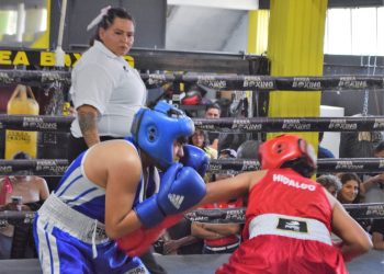 Más de 40 boxeadores amateurs brillan en la Plaza Palmira de Carmen