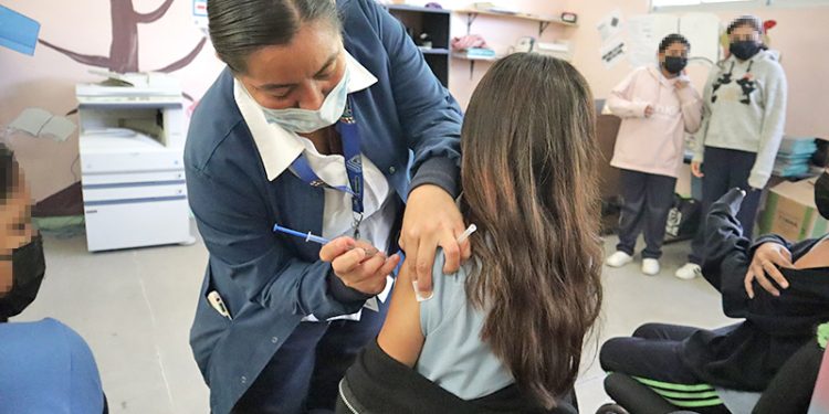 Aplicarán 33 mil vacunas contra el VPH en población escolar
