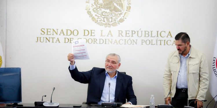 Adán Augusto asegura estar al corriente con el SAT y descarta conflicto de interés