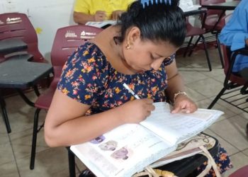Avanza la alfabetización de adultos en Tabasco