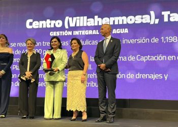 ‘DOÑA YOLI’ SE COMPRA PREMIO PATITO, OSUNA YA SUPERÓ A EVARISTO COMO LA GOBERNANTE MÁS REPUDIADA