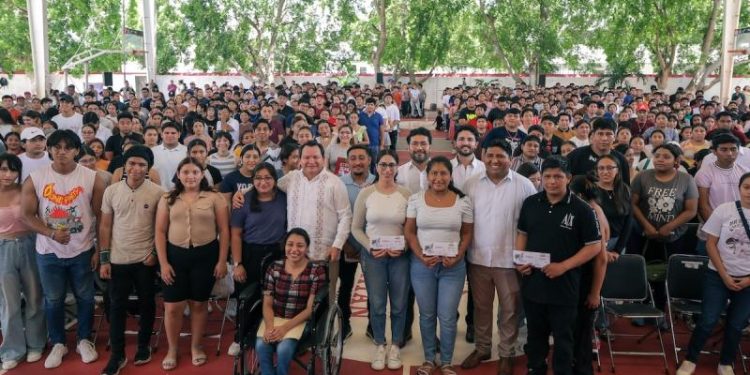 Inicia en Yucatán entrega de tarjetas del programa Jóvenes Construyendo el Futuro
