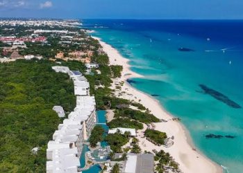Hoteleros y ayuntamiento de Playa del Carmen logran acuerdo para renegociar el pago de predial