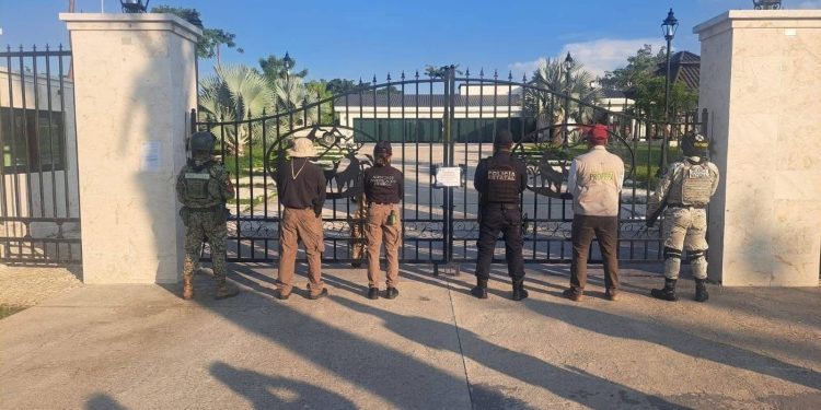 Aseguran propiedades de empresario en Altozano: hallan helicóptero, vehículos de lujo y animales exóticos en Villahermosa