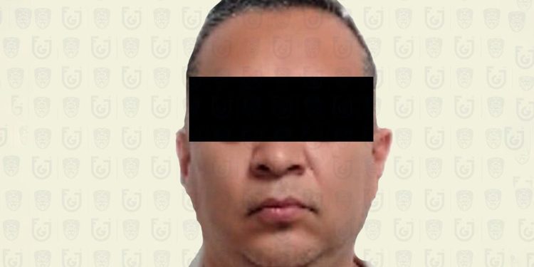 Taxista detenido por cobrar 9 mil pesos a adultos mayores