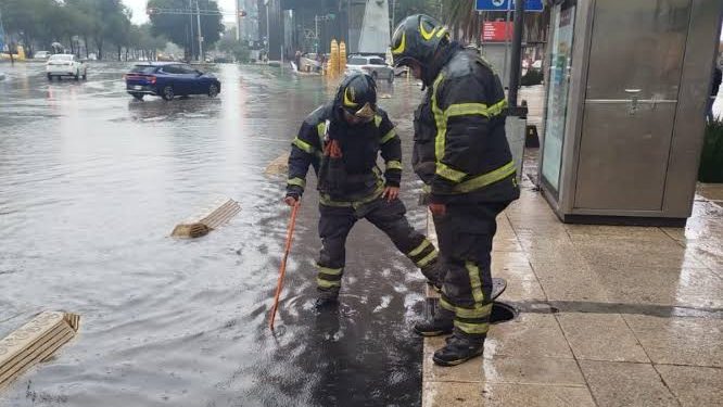 Activa Gobierno capitalino Operativo Tlaloque para atender 24 encharcamientos y 21 caídas de árboles provocados por las lluvias