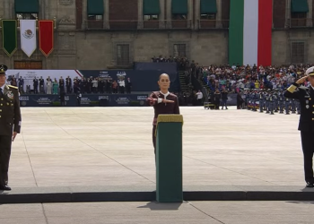 Sheinbaum encabeza su primer desfile militar y defiende la soberanía nacional