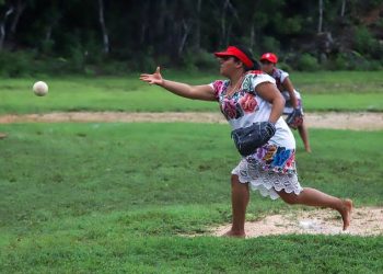 Diablillas Mestizas y Limones protagonizan emotivo partido amistoso en Tulum