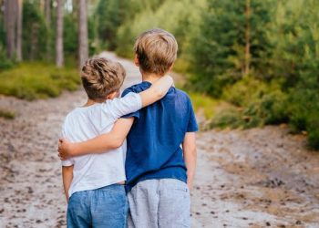 Hoy se celebra el día mundial del hermano
