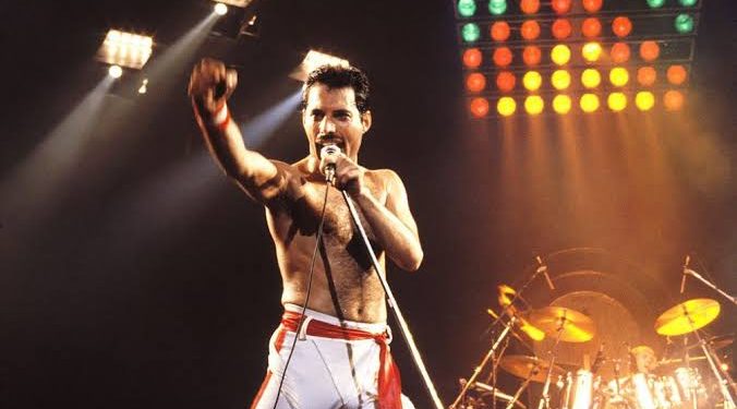 La voz inolvidable de Freddie Mercury cumple años