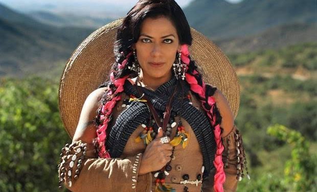 Lila Downs presenta su audiolibro biográfico ‘El Árbol de la Vida’