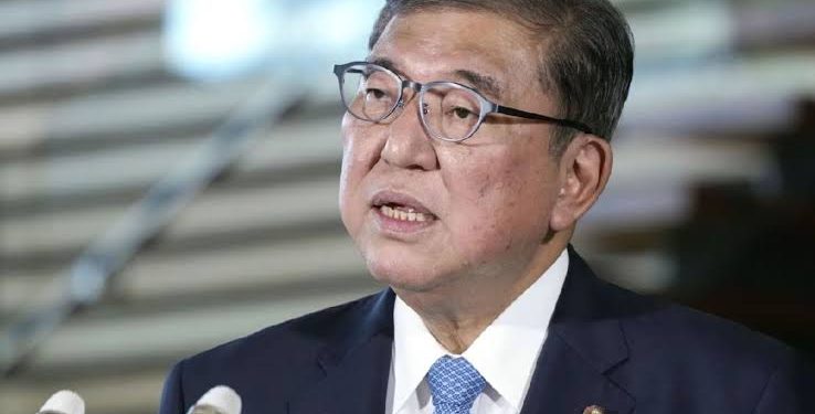 Renuncia el Primer Ministro de Japón tras Escándalos y Baja Popularidad