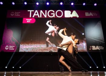 Max Verstappen Arranca Primero en el Gran Premio de Bakú