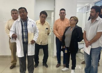 ¡ESCÁNDALO EN EL CENTRO DE SALUD URBANO DE MÉRIDA! ¡EXIGEN LA INMEDIATA DESTITUCIÓN DEL TIRANO MARIO CUEVAS TZUC POR SUS ABUSOS DESPIADADOS, DESVÍO CRIMINAL DE RECURSOS Y DOBLE EMPLEO ILEGAL COMO DIRECTOR Y MÉDICO DEL IMSS!