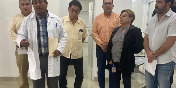 ¡ESCÁNDALO EN EL CENTRO DE SALUD URBANO DE MÉRIDA! ¡EXIGEN LA INMEDIATA DESTITUCIÓN DEL TIRANO MARIO CUEVAS TZUC POR SUS ABUSOS DESPIADADOS, DESVÍO CRIMINAL DE RECURSOS Y DOBLE EMPLEO ILEGAL COMO DIRECTOR Y MÉDICO DEL IMSS!