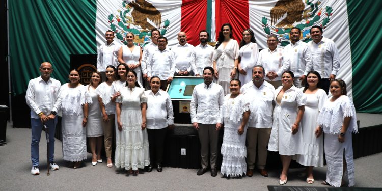Entrega del Tercer Informe de Mara Lezama ante XVIII Legislatura reafirma el compromiso con un gobierno honesto, transparente y cercano a la gente