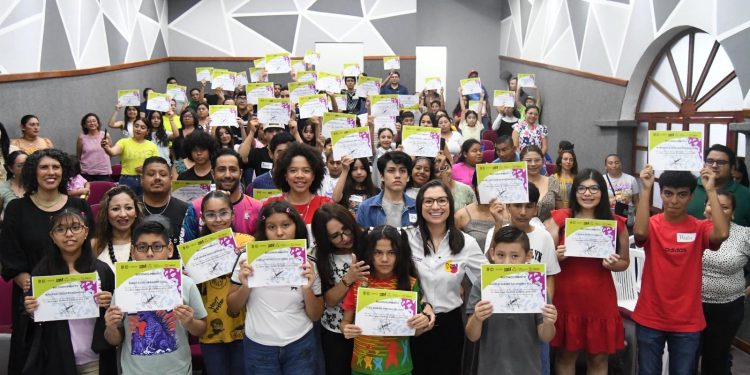 Fundación Pablo García entrega #Becasjaguar en Carmen
