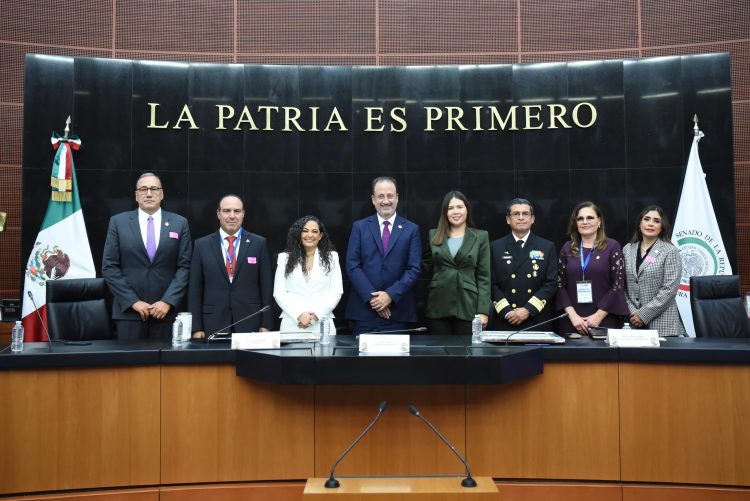 En un hecho histórico, el Senado de la República abre sus puertas a las y los agentes aduanales: Anahí González