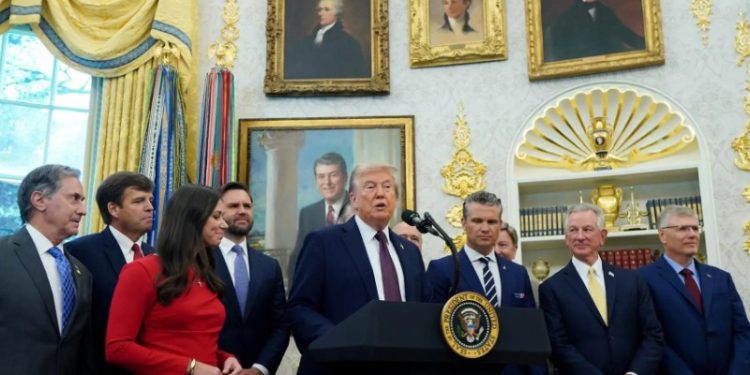 Trump presume operativo militar contra el Tren de Aragua: 11 abatidos en ataque en el Caribe