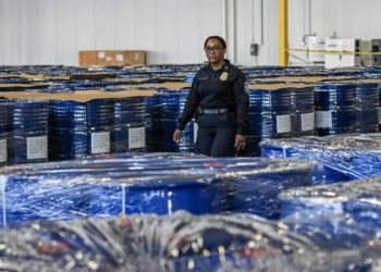 EE.UU. incauta 13 mil barriles de químicos para drogas enviados de China al Cártel de Sinaloa