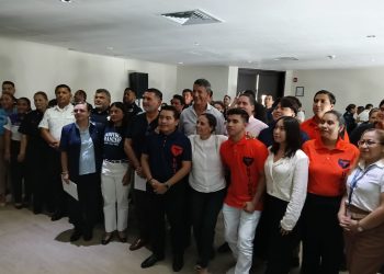 Cancún invierte millón y medio en becas universitarias para hijos de policías y bomberos