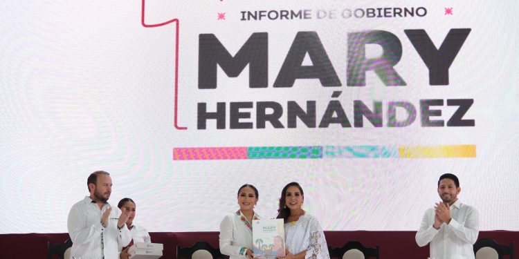 Ante Mara Lezama, la presidenta de Carrillo Puerto Mary Hernández afirma que la transformación no se detiene en la zona Maya