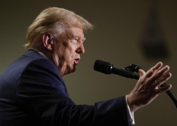 Trump rompe el silencio con más de 40 publicaciones y desata debate sobre su salud