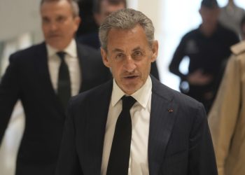 Sarkozy, condenado a 5 años de cárcel por presunta trama de financiamiento libio