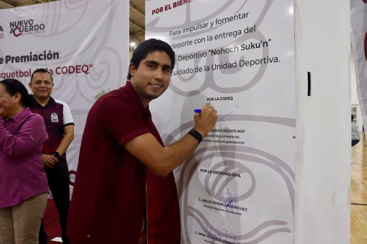 CODEQ la caja chica de dos pillos, Eric Arcila y su fiel asistente Jacobo Adrián Arzate