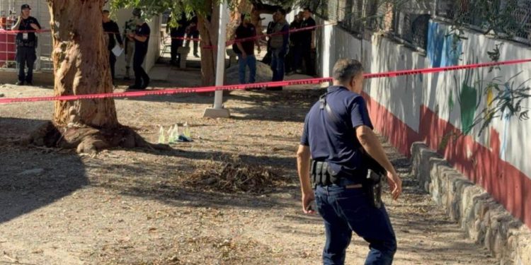 Hallan cuatro bombas molotov en primaria de Hermosillo; suspenden clases por seguridad