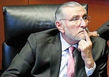 Adan Augusto enfrenta una crisis política tras los señalamientos que lo vinculan con grupos delictivos.
