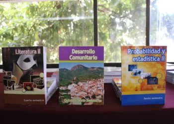 Entrega de libros de texto gratuitos en Tabasco