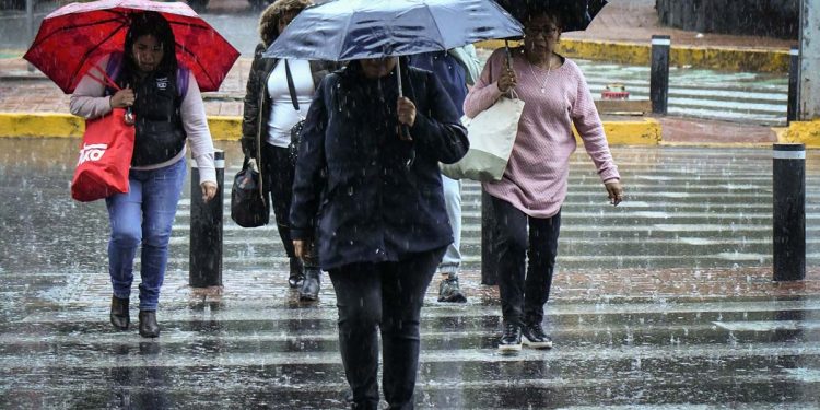 Alerta por lluvias intensas en varios estados este sábado