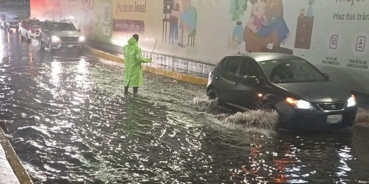 ¡Diluvio en la CDMX! Caen 16 millones de m³ de agua y activan alerta púrpura