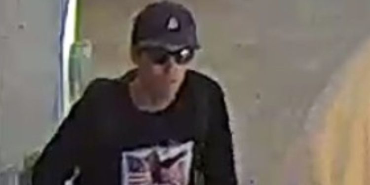 FBI ofrece recompensa por información sobre sospechoso del asesinato de Charlie Kirk